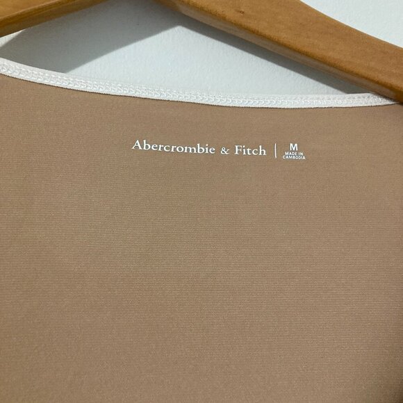 NWT Abercrombie and Fitch Canadian Women Size M Stretch Body Con Crop Top Beige - Picture 2 of 7